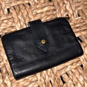 Fossil Black Leather Snap Wallet with zip coin pocket